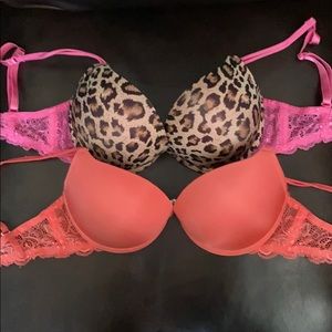 Frederick’s of Hollywood Knocknout push up bra